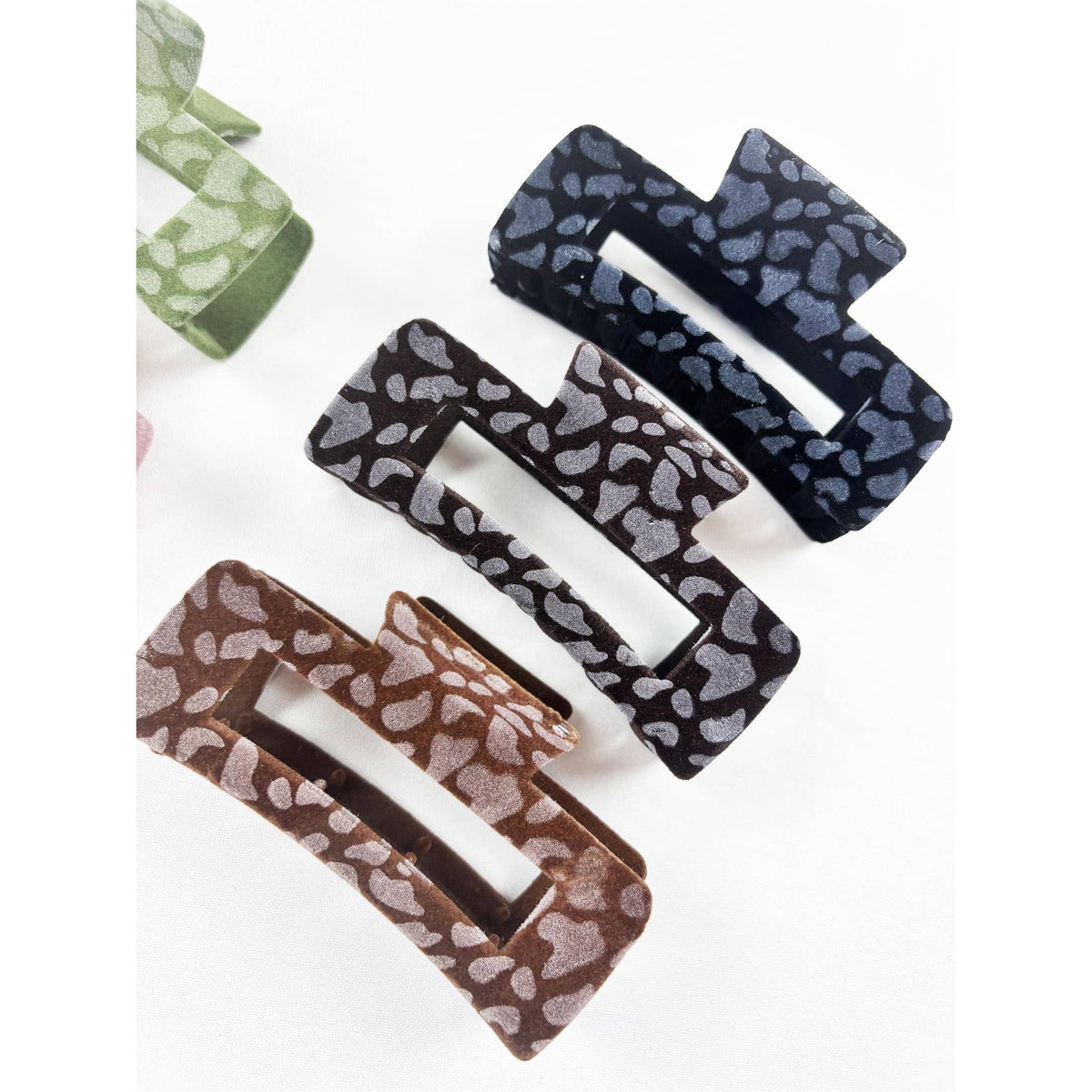 Love And Repeat Leopard Velvet Rectangle Hair Claw Clip LRODHC11870 - view 3