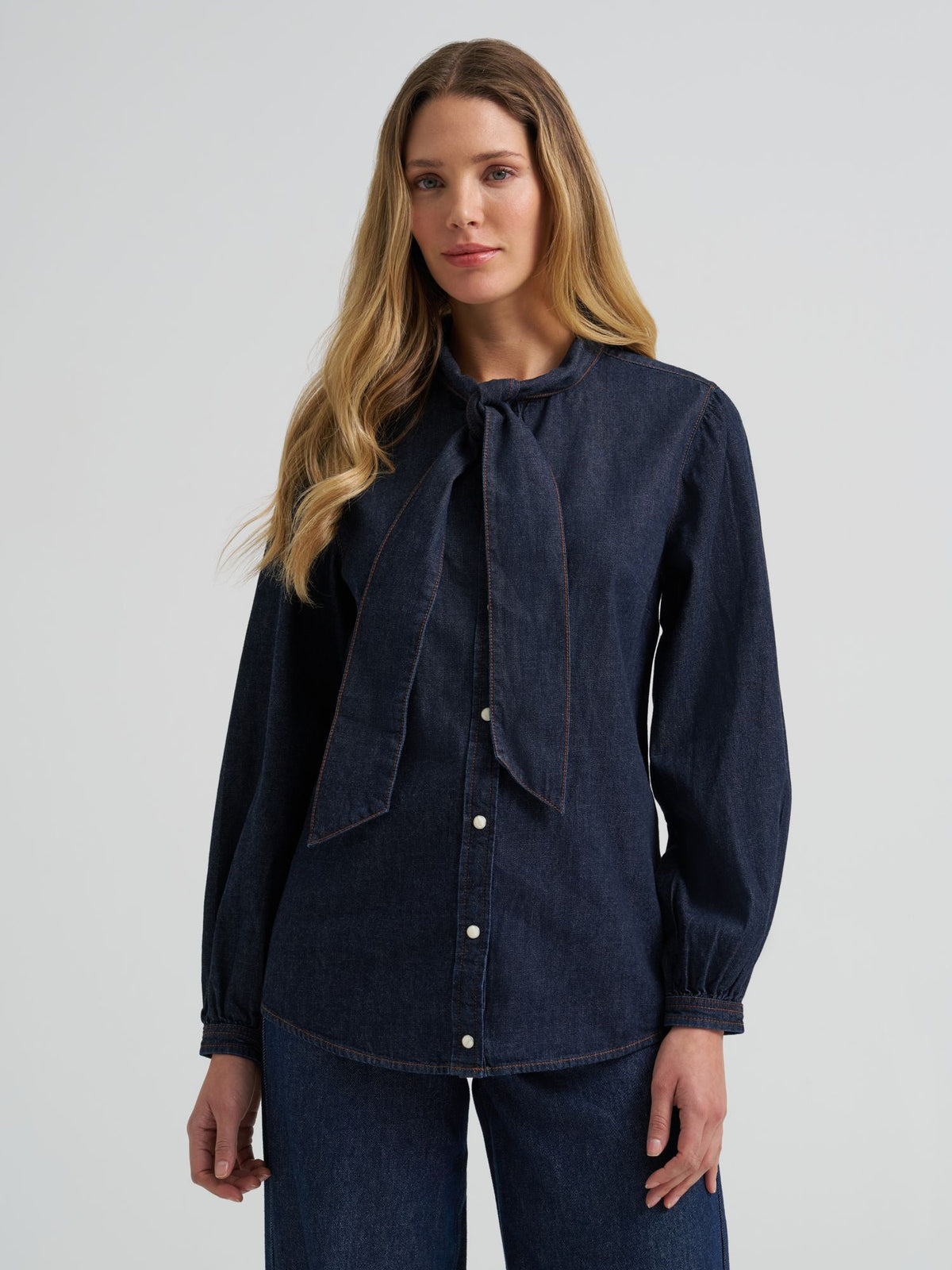 Wrangler Womens Retro Punchy Denim Bow Snap Shirt Blue 112382509