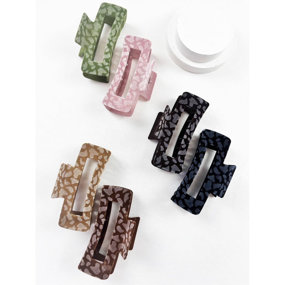 Love And Repeat Leopard Velvet Rectangle Hair Claw Clip LRODHC11870 - view 5