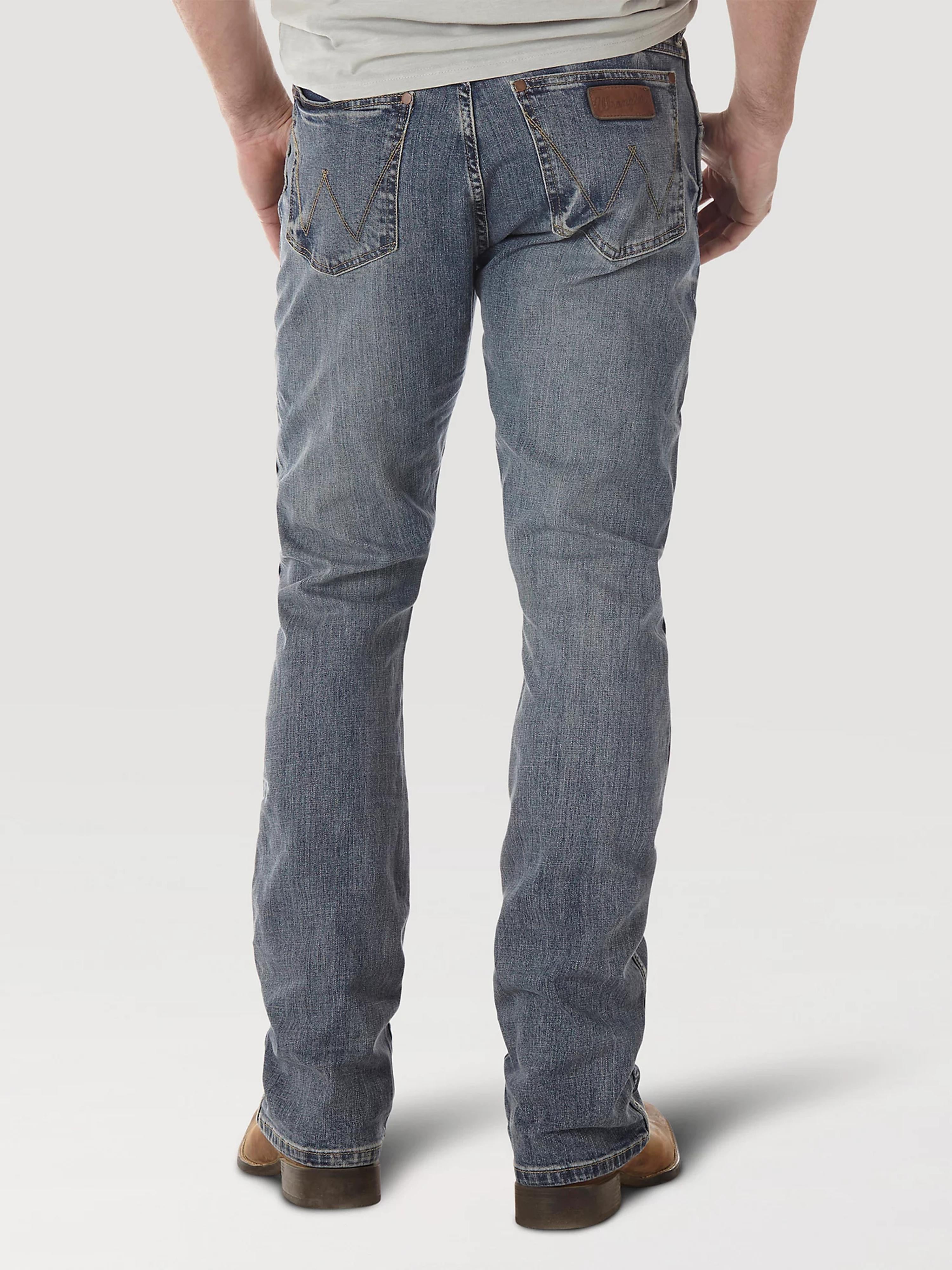 Wrangler Mens Retro Slim Fit Bootcut Jean in Greeley-77MWZGL