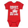 Country Casuals/Farmall-Case Case Ih Daddy Just Cut A Big