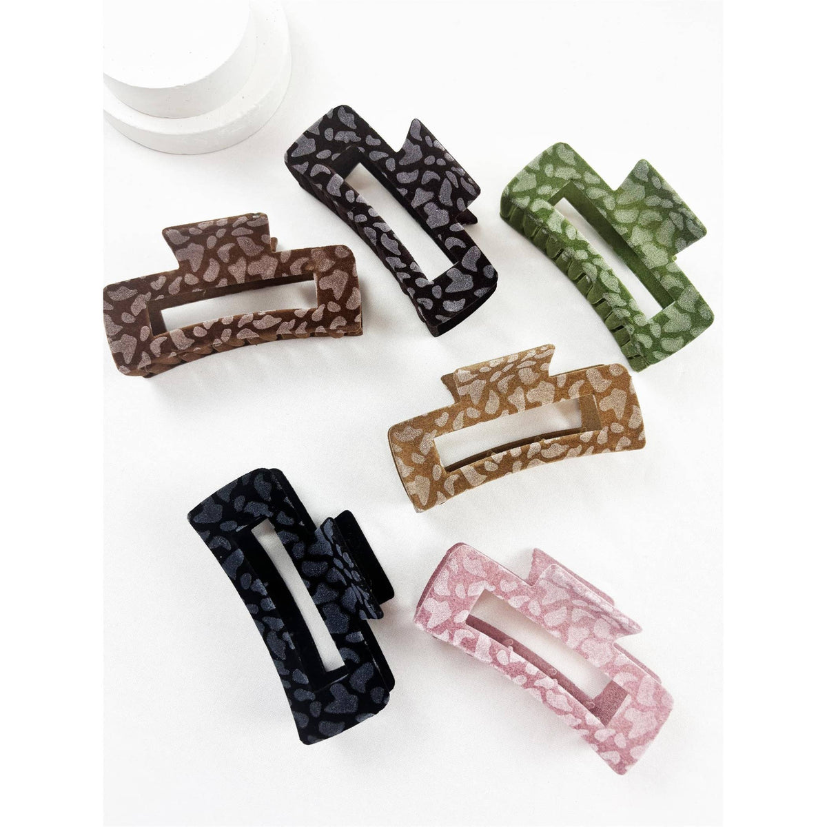 Love And Repeat Leopard Velvet Rectangle Hair Claw Clip LRODHC11870 - view 4